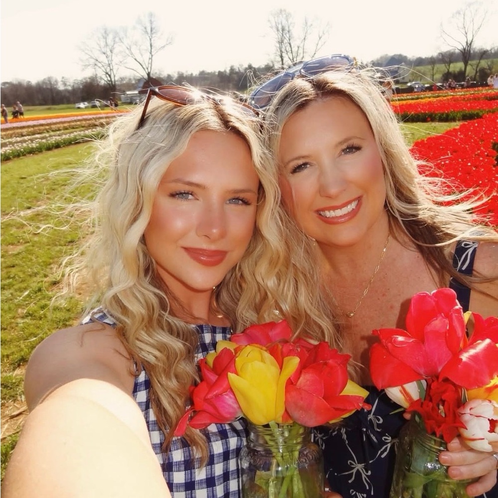 Meet your Posher, Whitney